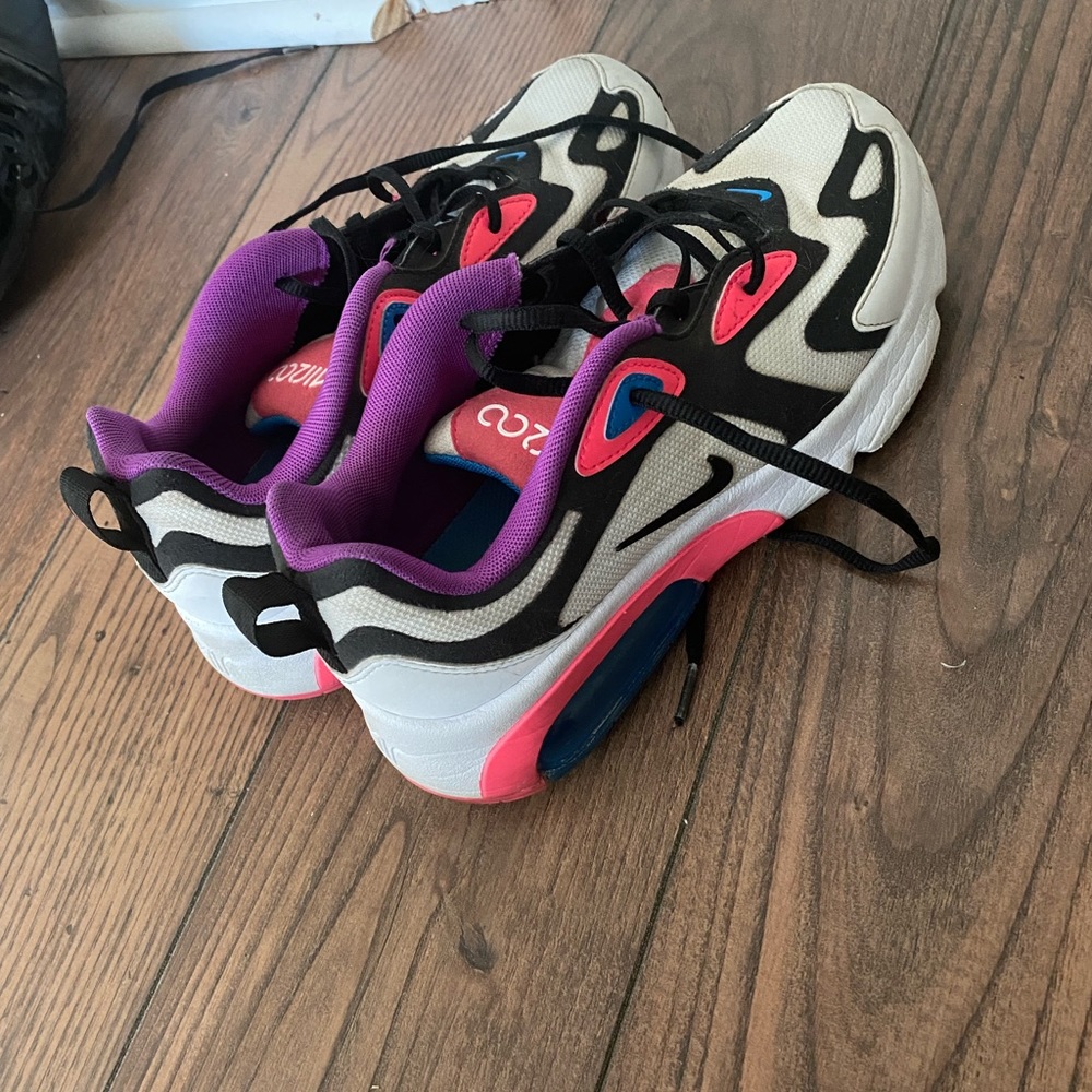 Nike air maxes